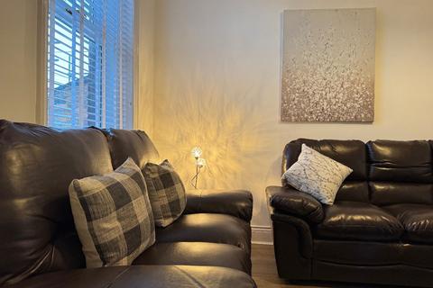 3 bedroom flat to rent, Belford Terrace, North Shields