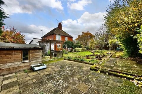 undefined, Farnborough Road, Farnborough, Hampshire