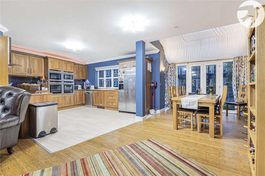 Kitchen/Dining