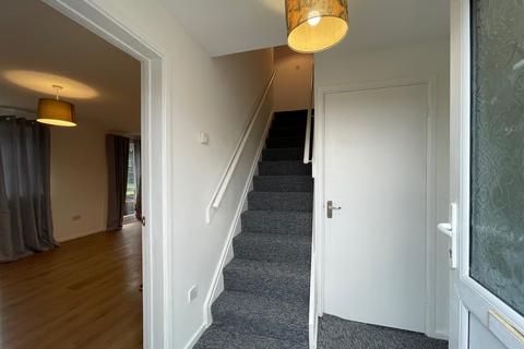 3 bedroom semi-detached house to rent, Heol Y Waun, Pontlliw, Swansea