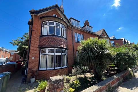 2 bedroom apartment to rent, Stanley Road, Felixstowe