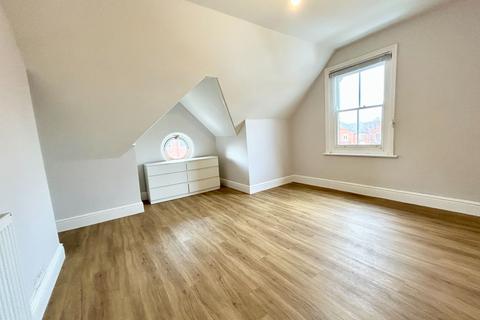2 bedroom apartment to rent, Stanley Road, Felixstowe