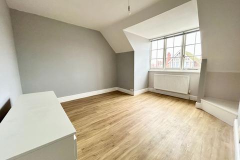 2 bedroom apartment to rent, Stanley Road, Felixstowe