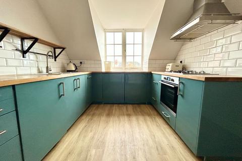 2 bedroom apartment to rent, Stanley Road, Felixstowe
