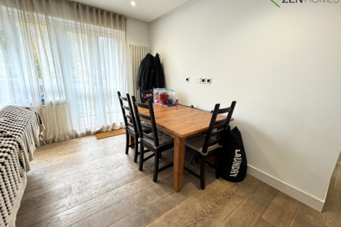 undefined, London N21