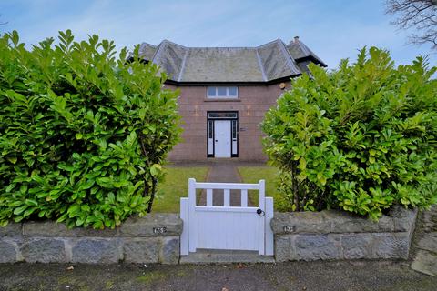 4 bedroom detached house for sale, 135 South Anderson Drive