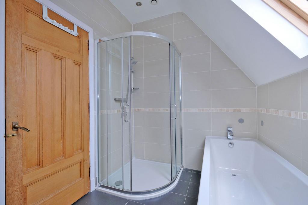 Family bathroom alternative view