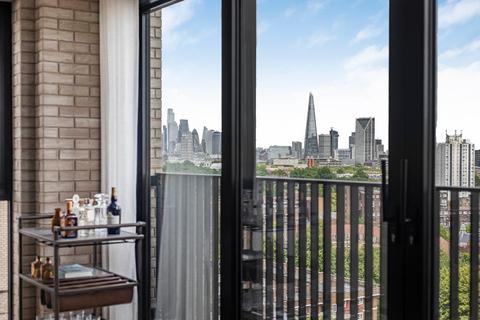 2 bedroom flat for sale, Graphite Square, London, SE11