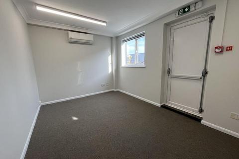 Office to rent, 11-15 Schneider Business Park Felixstowe IP11 3SS