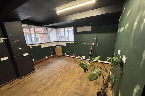 Office to rent, 74-76 Wollaton Rd Beeston NG9 2NZ