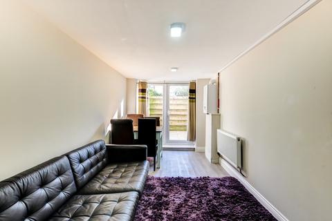 2 bedroom house to rent, 22b Freshfield Street, Brighton BN2