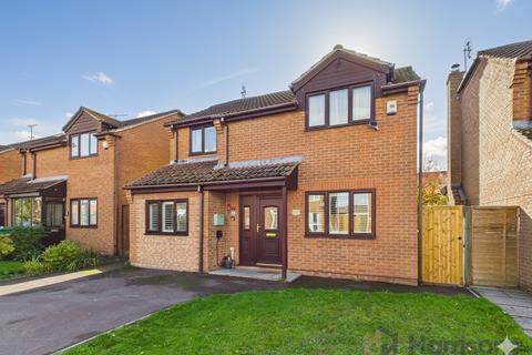 4 bedroom detached house for sale, Frognal Gardens, Teynham, Sittingbourne, Kent, ME9 9HS