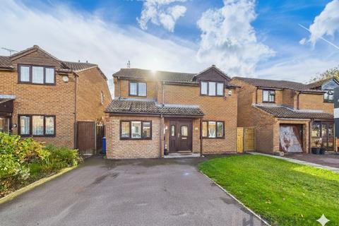 4 bedroom detached house for sale, Frognal Gardens, Teynham, Sittingbourne, Kent, ME9 9HS