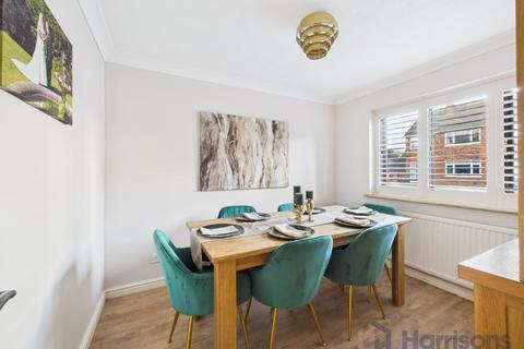 4 bedroom detached house for sale, Frognal Gardens, Teynham, Sittingbourne, Kent, ME9 9HS