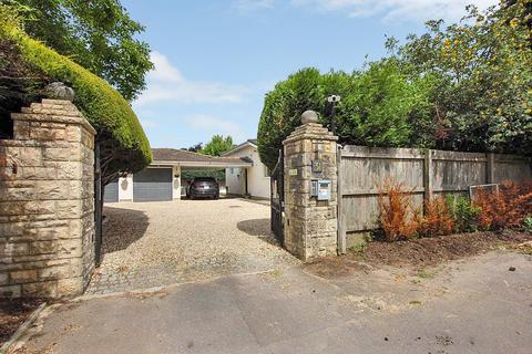 undefined, East End Road, Cheltenham GL53