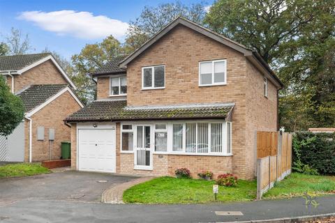 4 bedroom detached house for sale, Falkland Road, Evesham WR11
