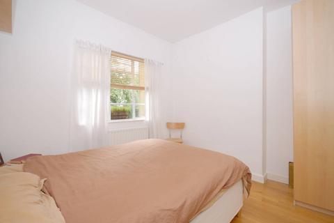 Mortimer Crescent, St John's Wood, London, NW6