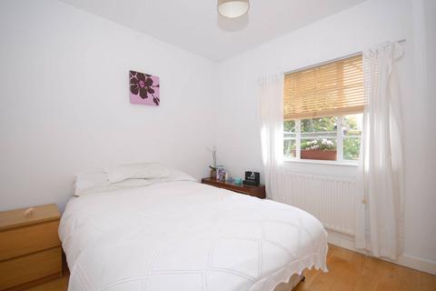 Mortimer Crescent, St John's Wood, London, NW6