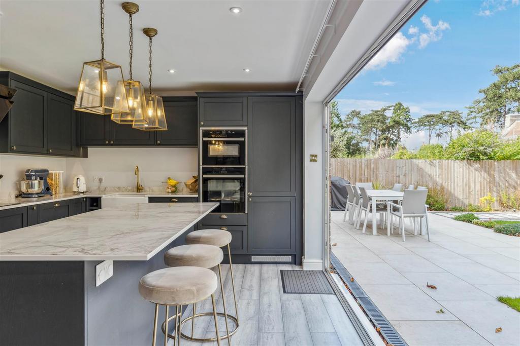 Kitchen/Breakfast/Family Room