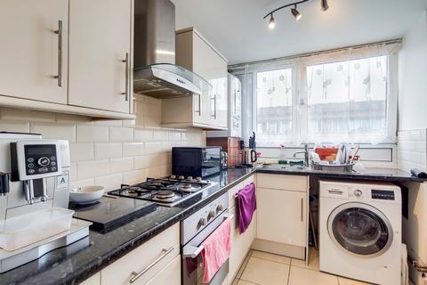 2 bedroom apartment for sale, Ray Lodge Road, Woodford Green, IG8