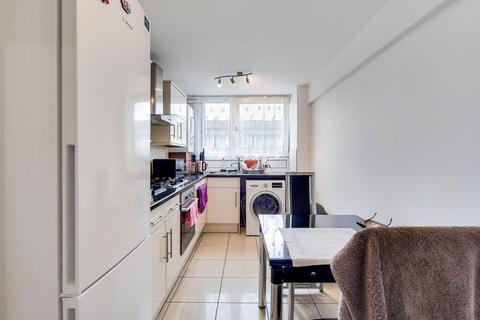 2 bedroom apartment for sale, Ray Lodge Road, Woodford Green, IG8
