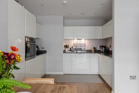 2 bedroom flat for sale, Iverson Point, Harrison Walk Greenwich SE10