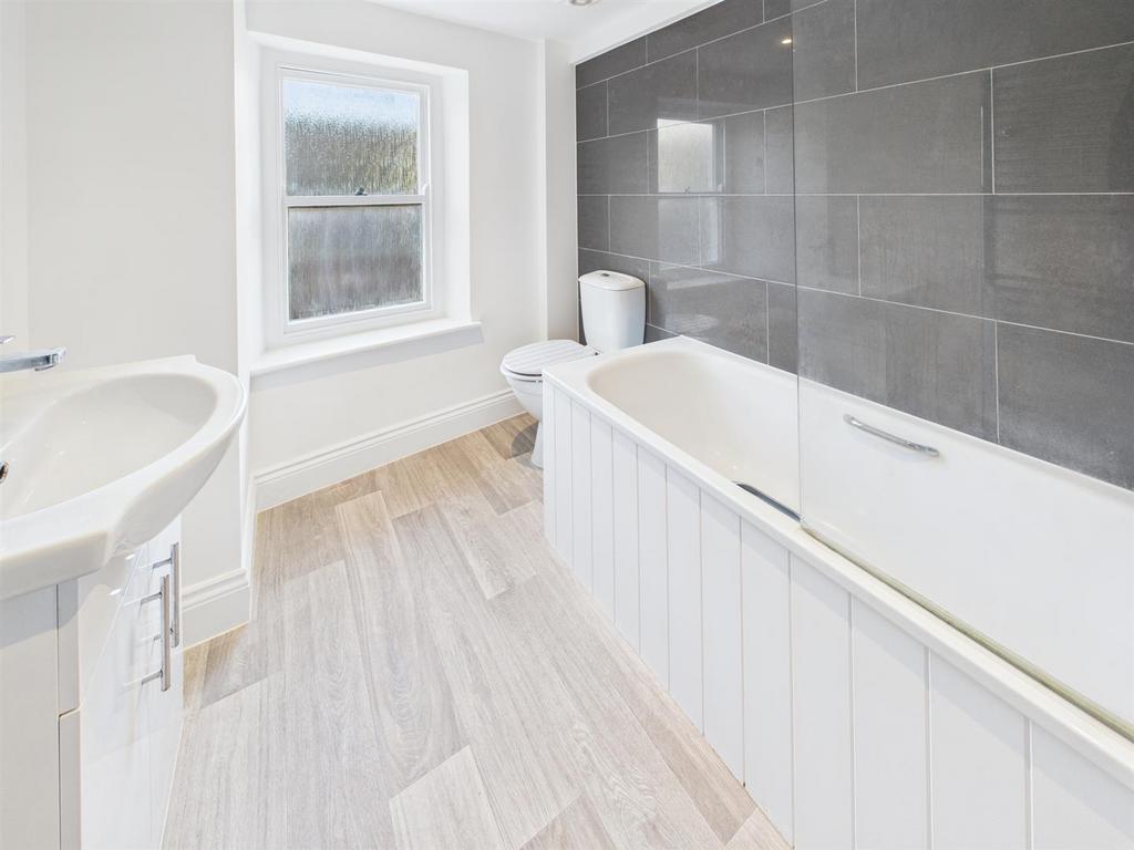 CAM05469 G0-PR0019-STILL014.jpg