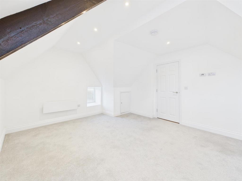 CAM05469 G0-PR0019-STILL027.jpg