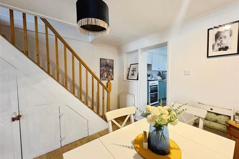 undefined, Kings Road, East Cowes, Isle of Wight