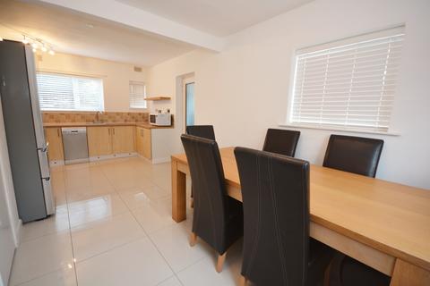 3 bedroom semi-detached house to rent, Norman Road, Rugby, CV21