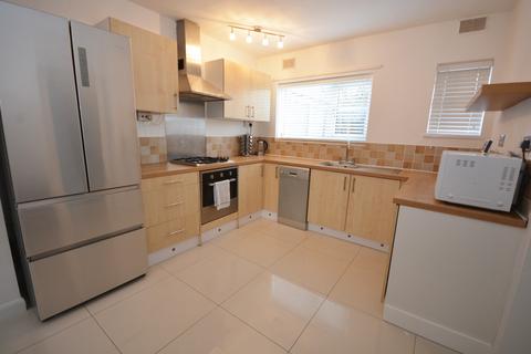 3 bedroom semi-detached house to rent, Norman Road, Rugby, CV21