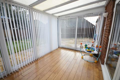 3 bedroom semi-detached house to rent, Norman Road, Rugby, CV21