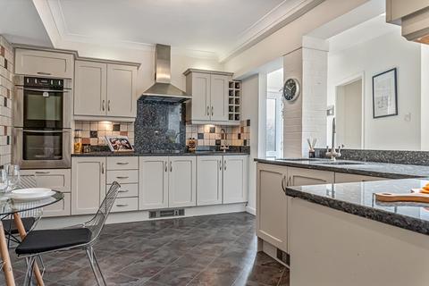 5 bedroom detached house for sale, Carleton Road, Pontefract, WF8