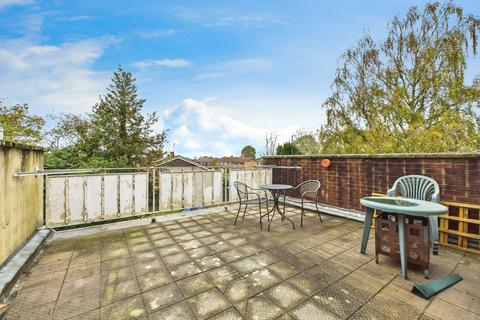 1 bedroom flat for sale, South Holmes Road, Horsham RH13
