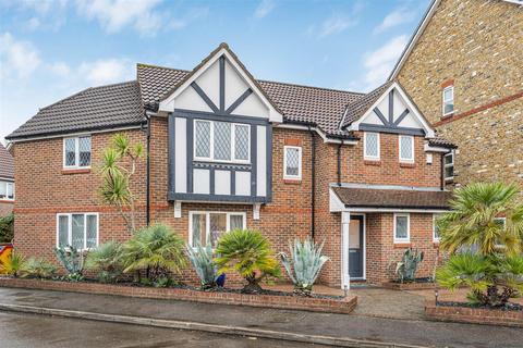 undefined, Camel Grove, Kingston Upon Thames KT2