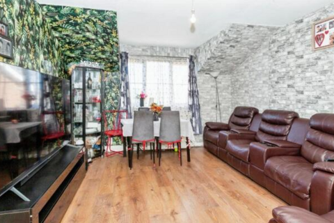 undefined, Rokesby Road, Slough SL2