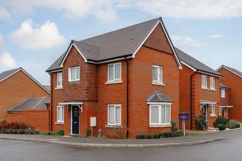 3 bedroom semi-detached house to rent, Masar Close, Epsom