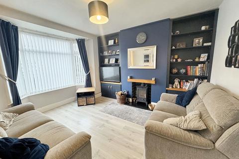 3 bedroom semi-detached house for sale, Clwyd Avenue, Abergele, LL22 7NF