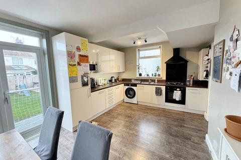 3 bedroom semi-detached house for sale, Clwyd Avenue, Abergele, LL22 7NF