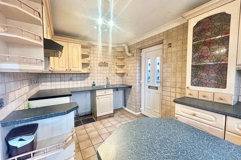 2 bedroom bungalow to rent, 2 Bed Semi-Detached Bungalow, Trentham Close, Bridlington, YO16 6EB