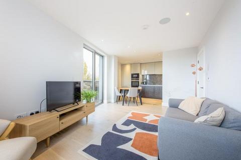 3 bedroom flat for sale, Espalier Gardens, London, NW6