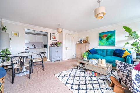 2 bedroom flat for sale, Wey Hill, Haslemere, Surrey, GU27
