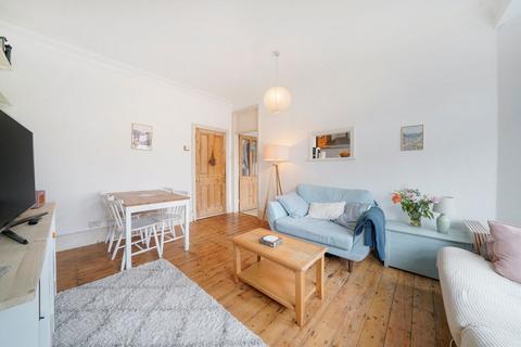 2 bedroom flat for sale, Salford Road, London SW2