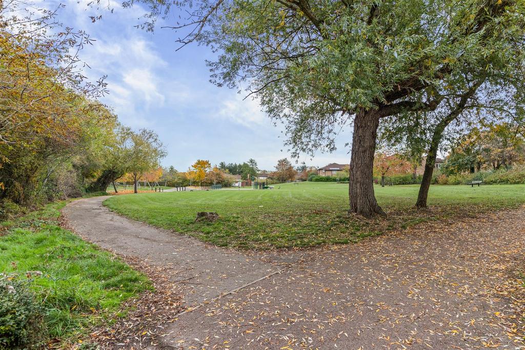 28 Shorham Rise Web05.jpg
