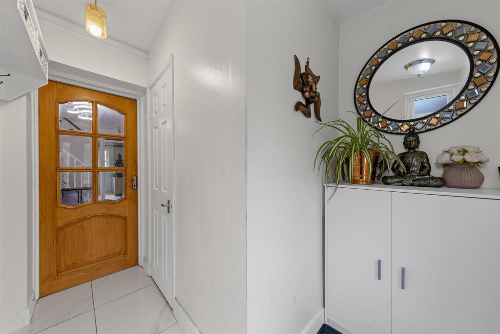 28 Shorham Rise Web09.jpg