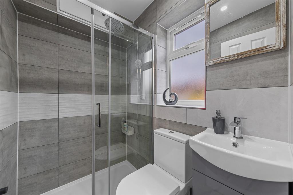 28 Shorham Rise Web22.jpg