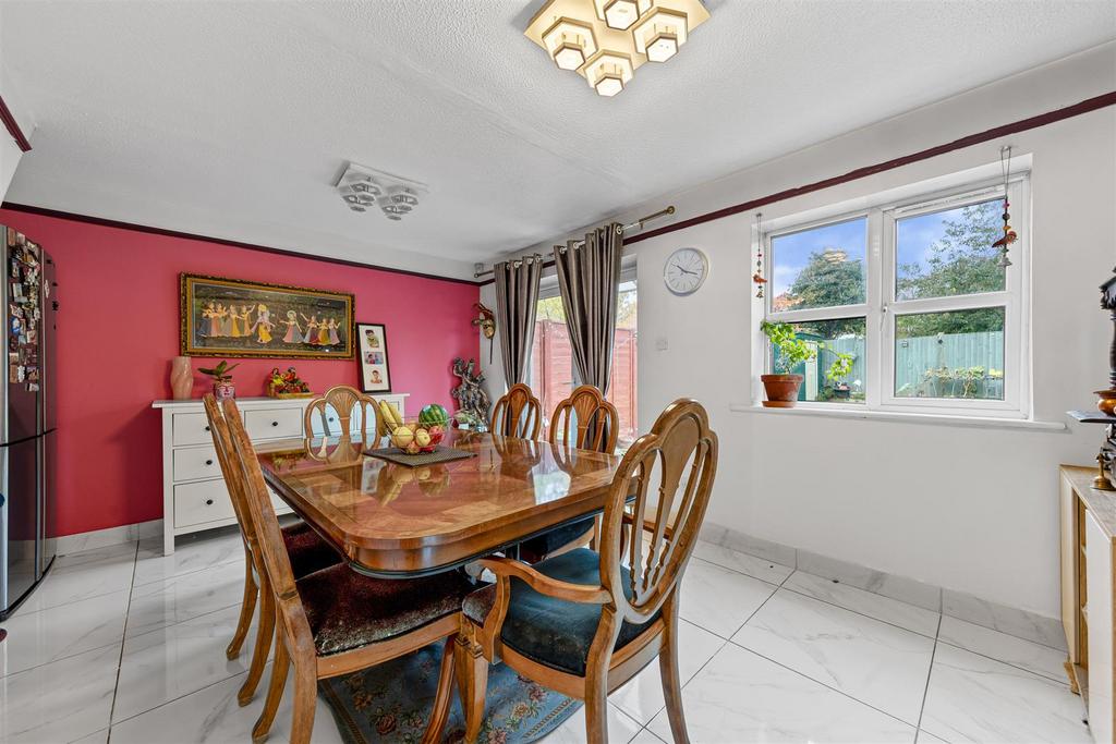 28 Shorham Rise Web14.jpg
