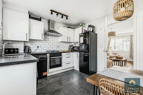 undefined, Kew Gynnyav, Truro TR2