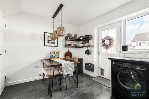 undefined, Kew Gynnyav, Truro TR2