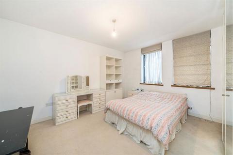 2 bedroom flat for sale, Windsor Way, London W14
